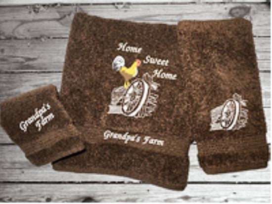 Brown towel set this rooster design is the perfect design for the country living family, that likes the outdoor life, for that farmhouse decor. This Luxury western theme towel set of set has 3 towels 1 bath towel 27" x 50", 1 hand towel 16" x 27", 1 wash cloth 13" x 13". You can personalize the towel set with a name and an initial on the wash cloth or just the designs - Borgmanns Creations