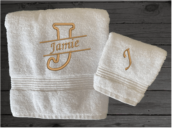 White personalized bath towel and washcloth with embroidered monogram initial an name. Soft absorbent towels, set is 1 bath towel - 27" x 50", 1  hand towel 16" x 27", 1 wash cloth - 13" x 13", a gift for anyone in the family or a gift for a friend. Monogram towels for that special wedding gift. Borgmanns Creations