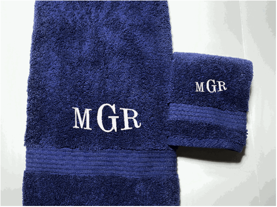 Personalized luxury blue bath towel and washcloth, set has 3 towels 1 bath towel 27 x 50", 1 hand towel 15" x 27", 1 wash cloth 13" x 13". You can personalize the towel set with 3 embroidered initial for that special wedding gift or housewarming gift. Borgmannns Creations
