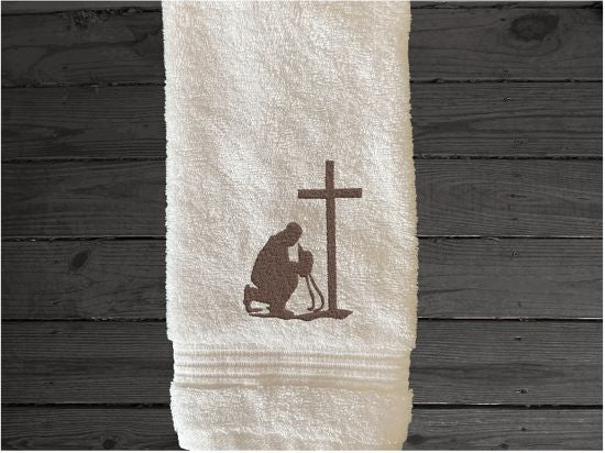 High Quality Luxury White Turkish hand towel durable soft and absorbent, finished edges with a decorative band. Set has 1 bath towel 27" x 55", 1 hand towel 16" x 27", 1 washcloth 13" x 13" with a custom design. You can personalize the bath towel with a name and an initial on the washcloth or just the designs. These luxury towels will make a wonderful wedding gift, housewarming gift, or for your own bathr, 1 washcloth. Embroidereoom decor. Borgmanns Creations