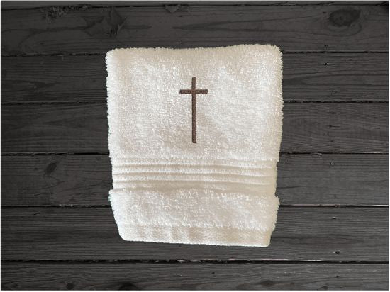 High Quality Luxury White Turkish washcloth durable soft and absorbent, finished edges with a decorative band. Set has 1 bath towel 27" x 55", 1 hand towel 16" x 27", 1 washcloth 13" x 13" with a custom design. You can personalize the bath towel with a name and an initial on the washcloth or just the designs. These luxury towels will make a wonderful wedding gift, housewarming gift, or for your own bathr, 1 washcloth. Embroidereoom decor. Borgmanns Creations
