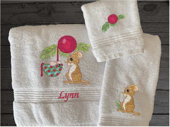 Luxury bath towel set or individual towels, embroidered Christmas mouse design. This  terry towel set of 3  towels 1 bath towel 27" x 55", 1 hand towel 16" x 27", 1 wash cloth 13" x 13".  You can personalize the bath towel with a name. Borgmanns Creations