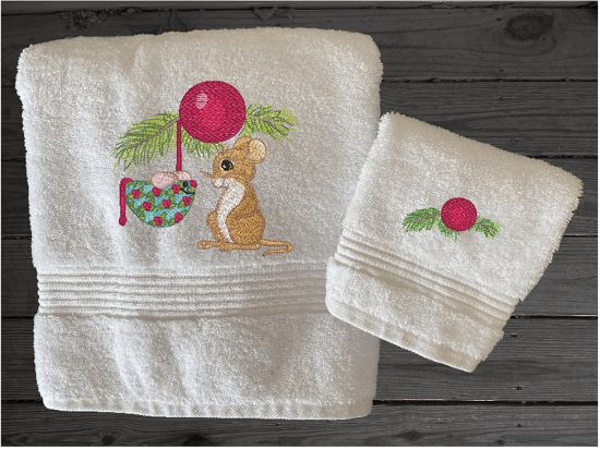 Luxury bath towel and washcloth set, embroidered Christmas mouse design on the bath towel  27" x 55",  wash cloth 13" x 13". You can personalize the bath towel with a name. Borgmanns Creations
