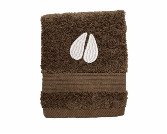 Brown washcloth, Hereford Cow design - ranch name embroidered - western living family- farmhouse decor - luxury western theme towel set of 3 towels 1 bath towel 27: x 50", 1 hand towel 16" x 27", 1 wash cloth 13" x 13"- personalize towel set with name and an initial on the wash cloth or leave it plain - Borgmanns Creations