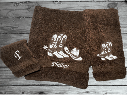 Brown bath towel set or individual towels, cowboy hat and boots is the perfect design for that farmhouse decor. This Luxury western theme towel set 3 towels 1 bath towel 27