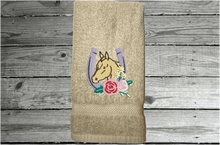Load image into Gallery viewer, Beige hand towel - horseshoe Western decor - embroidered horseshoe with flowers - kitchen gift country living - personalized bath towel - wedding shower - wedding gift new couple - gift for mom - housewarming gift - Borgmanns Creations 2

